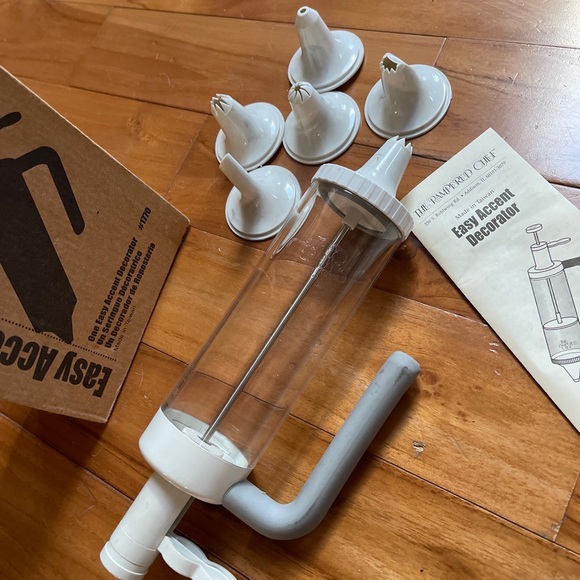 Pampered Chef Easy Accent Decorator #1770 Cake/Cookies - Picture 4 of 7